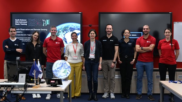 EAGLE lecturer also training ESA astronauts on earth observation